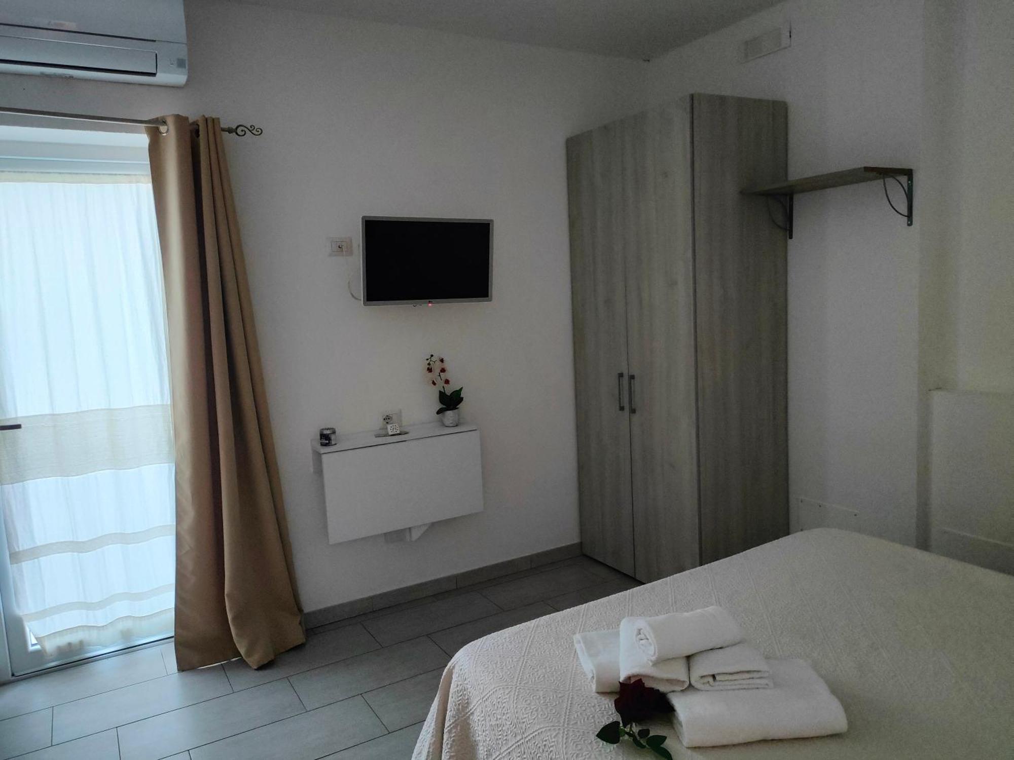 Al Mare Da Francesca Hotel Olbia Eksteriør billede